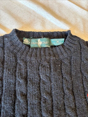 Vintage Hunt Club Cable-Knit Sweater 🖤